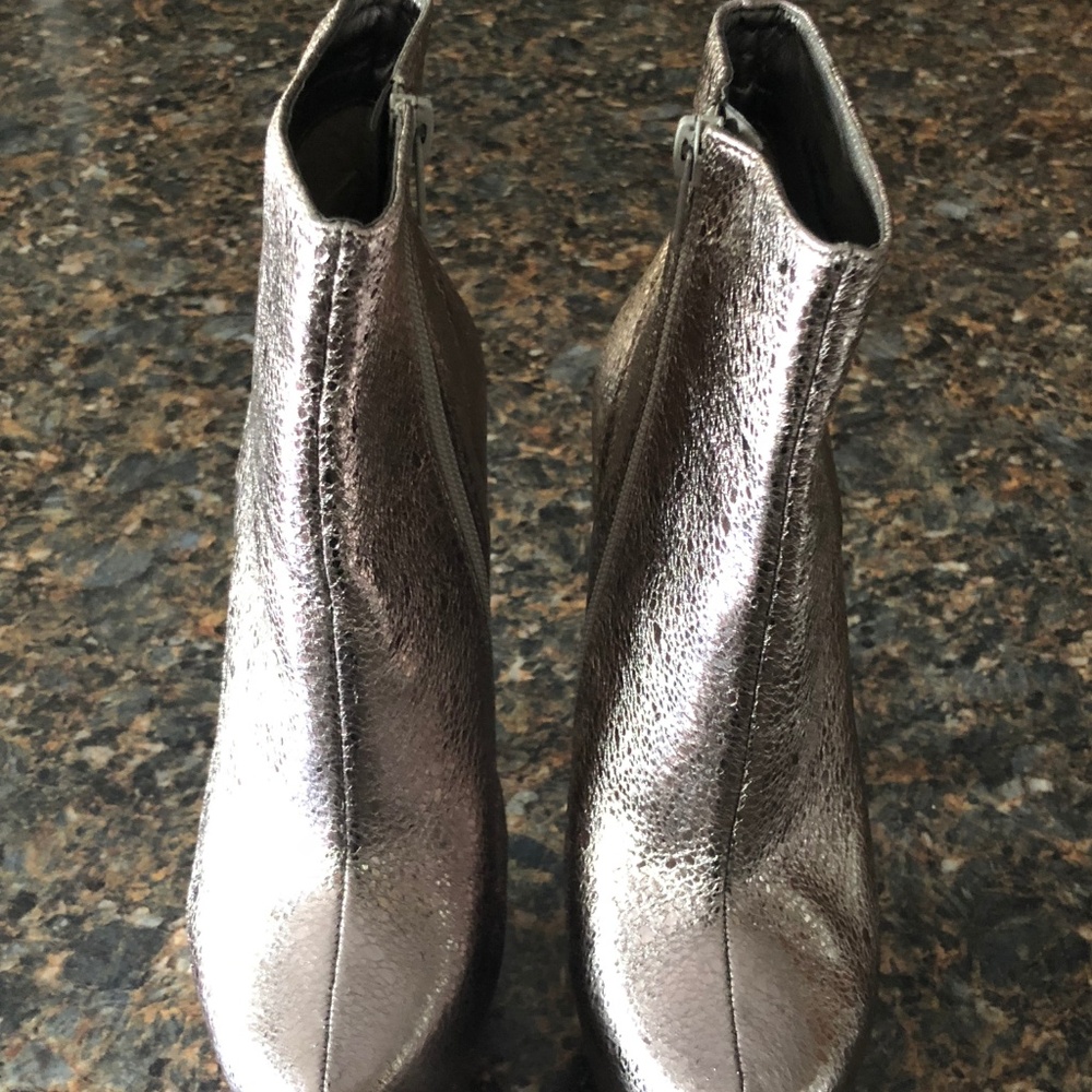 BOOTS - Picture 5 of 6